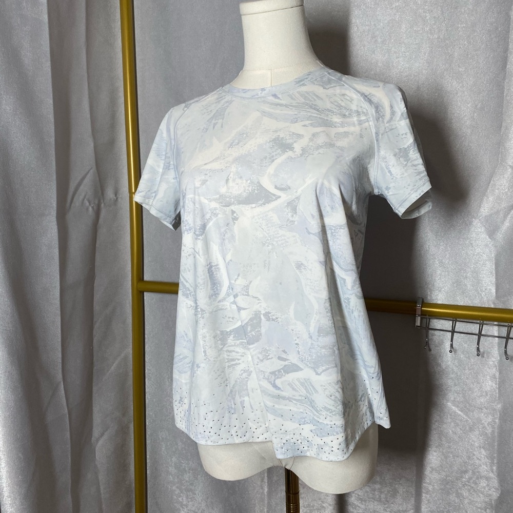 Lululemon Athletica Quick Pace Short Sleeve Open-Back White Pattern Tee 4